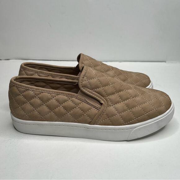 Soda Flat Slip On Quilted Sneakers Taupe Size 6.5 - Picture 1 of 8